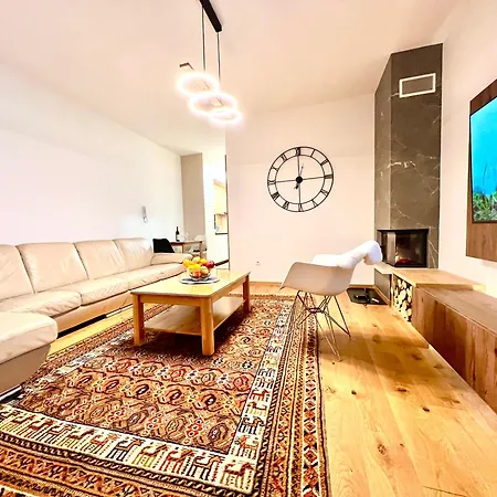 Apartment Mountain View - In Out - *