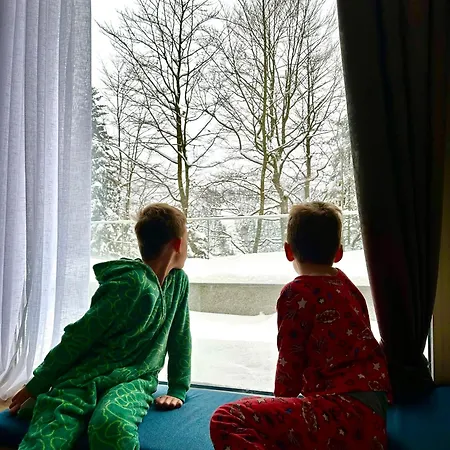 Mountain View - In Out - *